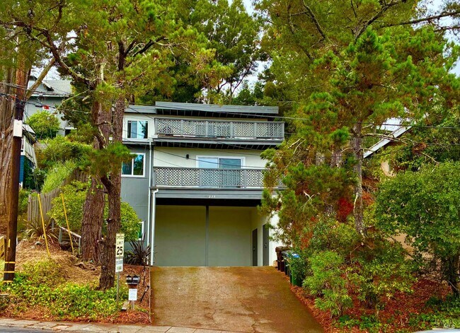 Building Photo - 239 Corte Madera Ave