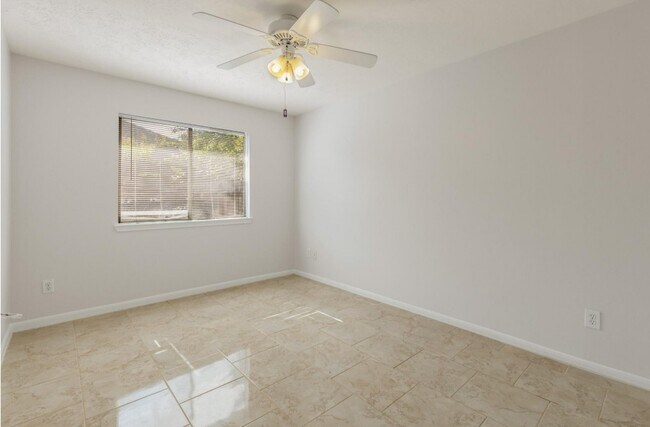 Building Photo - 21812 Whispering Forest Dr