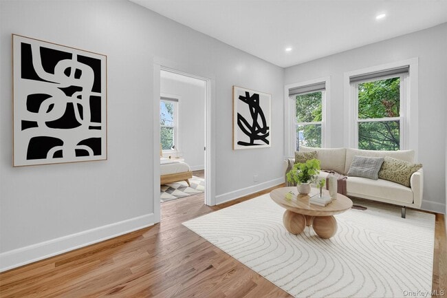 Primary Photo - 79 Main St