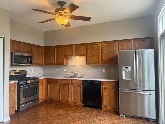 Building Photo - 21529 Franklin Cir