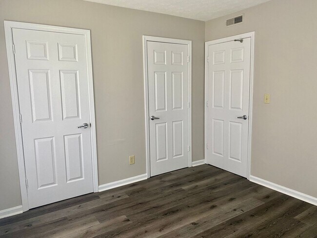 Building Photo - Second floor 2 bedroom apartment- Section 8 accepted- **1/2 off your first month**
