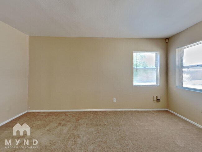 Building Photo - 12510 W Charter Oak Rd