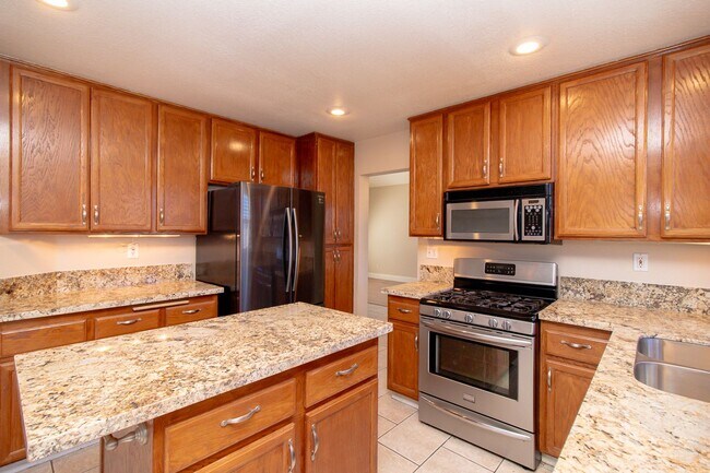 Building Photo - Warm and Inviting 3-Bedroom Home in the Heart of Menifee