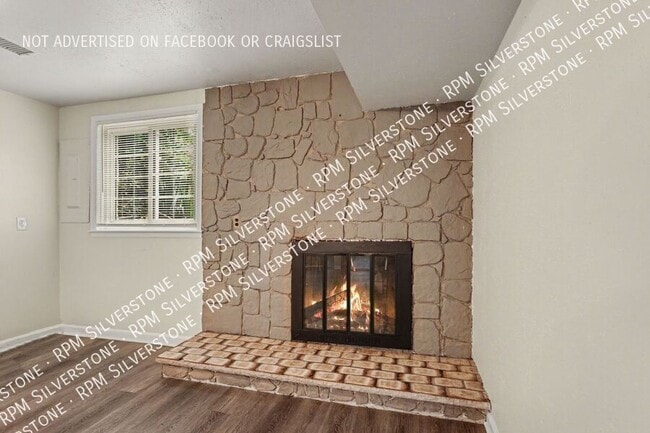 Building Photo - 547 Reed-