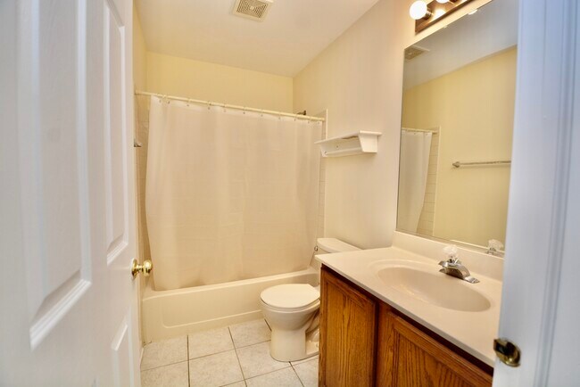 Building Photo - 3073 Kentshire Cir