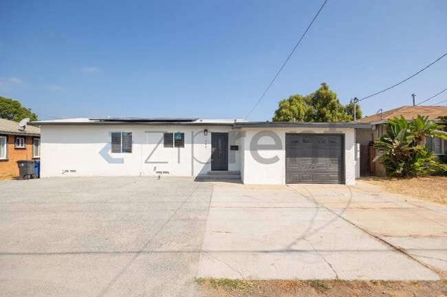 Building Photo - 362 Naples St