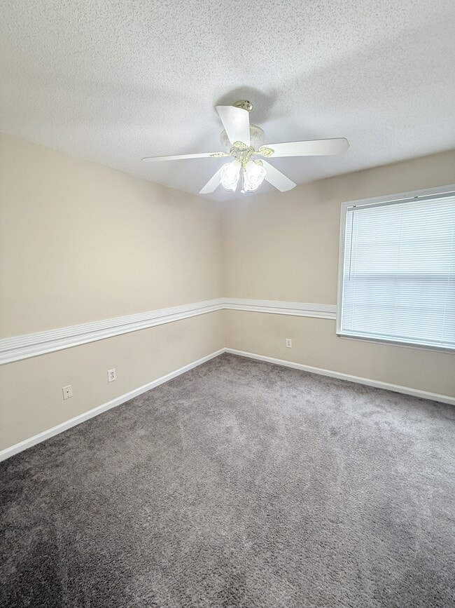 Building Photo - 8558 Hopkins Cir