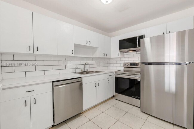 Building Photo - 6130 W 19th Ave