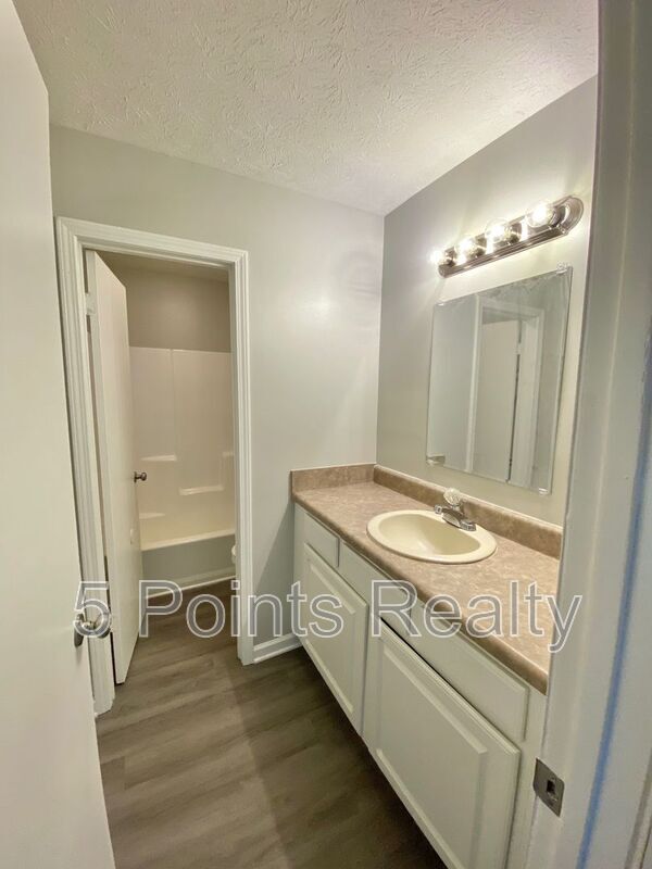 Building Photo - 308 Prince Ave