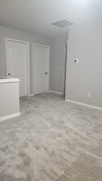 Building Photo - 897 Ivydale Ln