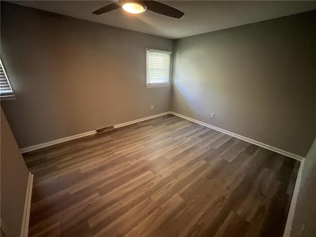 Building Photo - 100 Red Cardinal Rd