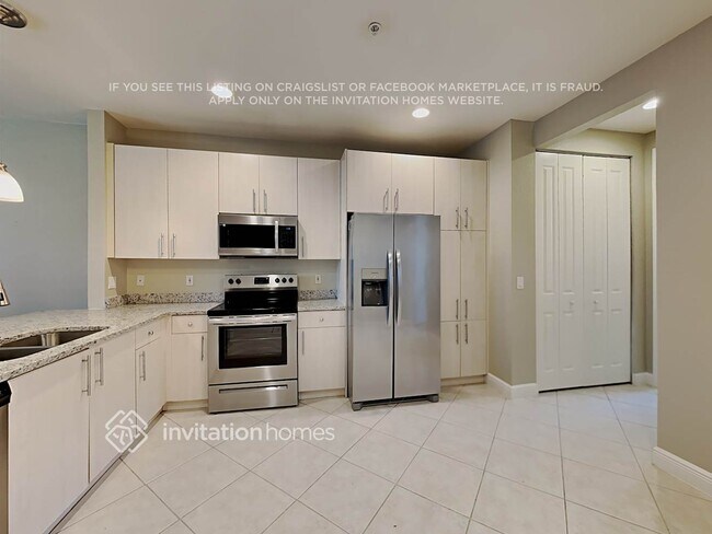 Building Photo - 806 University Blvd