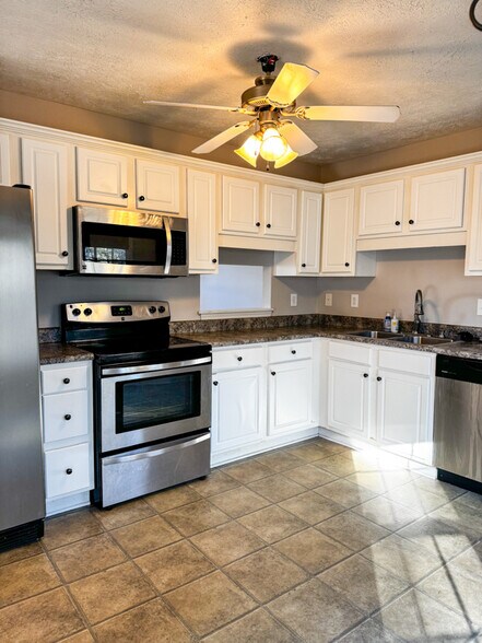 Building Photo - 1018 Bramblegate Rd