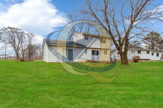 Building Photo - Available Now! - 3 Bedroom 1.5 Bath in Kearsley School District!