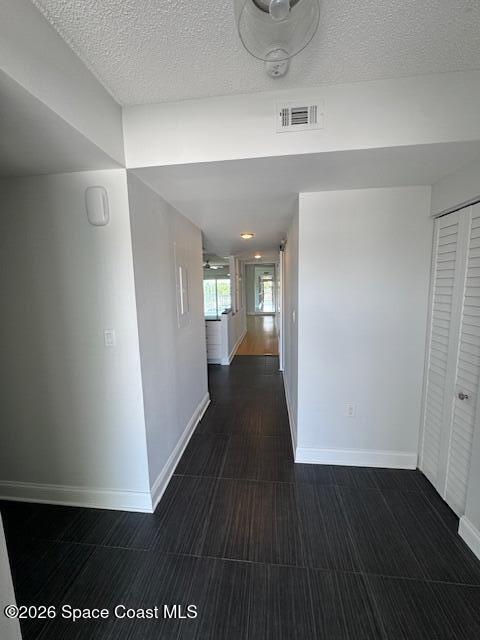 Building Photo - 1208 E River Dr