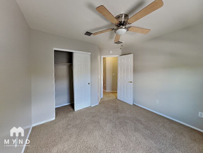 Building Photo - 5733 E Bellow Ln