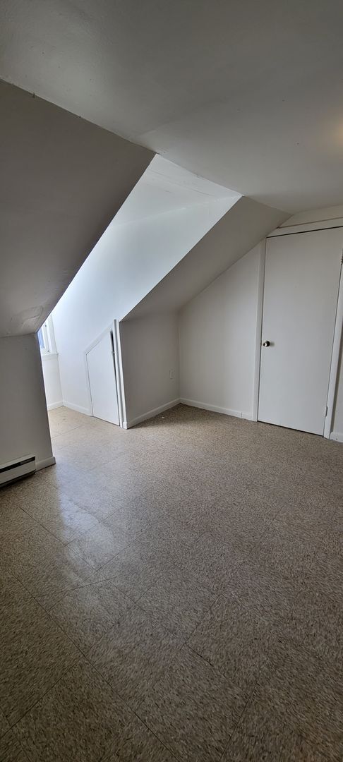 Building Photo - 3 Bedroom / 1 bathroom Home in Allentown!!