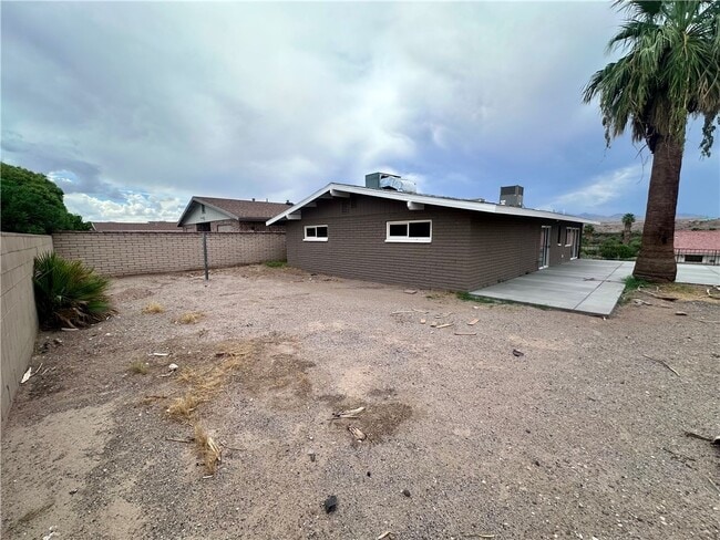Building Photo - 1470 Riverfront Dr