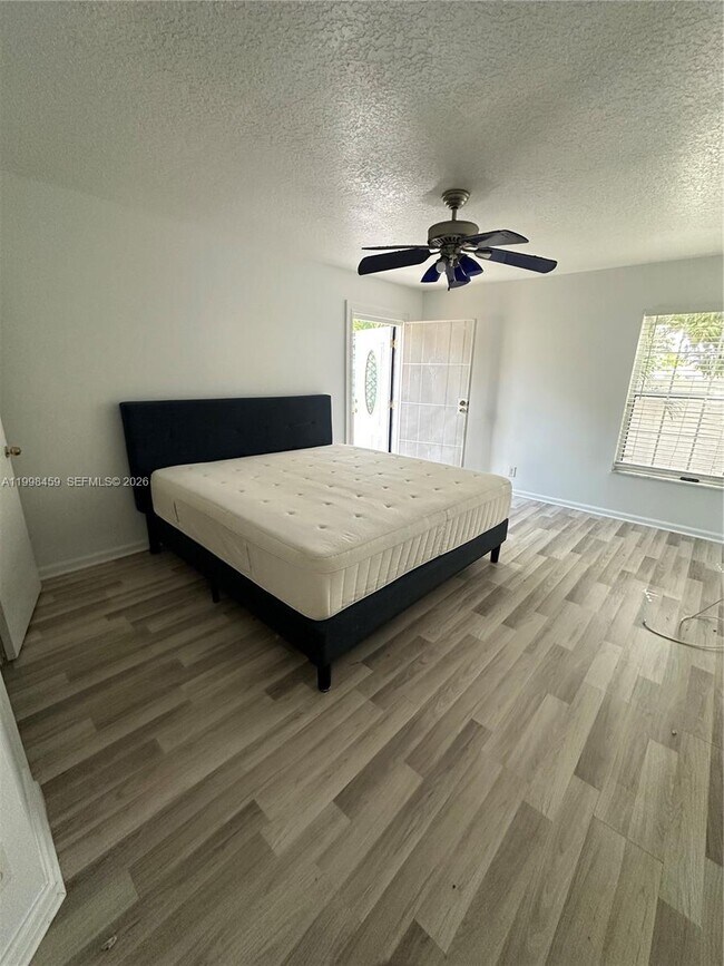 Building Photo - 1139 Freshwater Lakes Dr