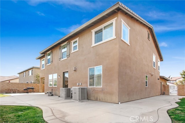 Building Photo - 5594 Skimmer Dr