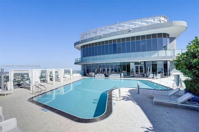 Building Photo - 1000 Brickell Plaza