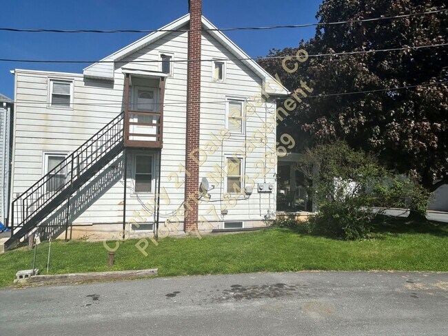 Building Photo - Large 2 Bedroom Apartment in Eastern Schoo...