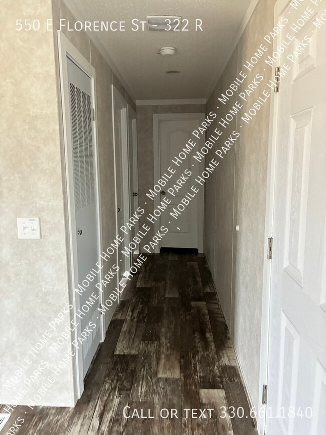 Building Photo - 550 E Florence Ave