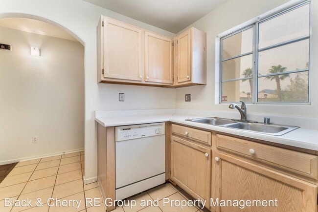 Building Photo - 2 br, 2 bath House - 698 S Racetrack Unit 824