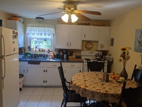 Building Photo - 7-11 Wilcox Ln