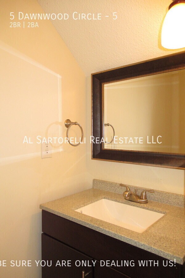 Building Photo - 5 Dawnwood Cir