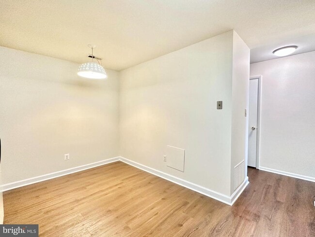 Building Photo - 626 15th St S