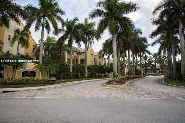 Building Photo - 520 SW 111th Ave