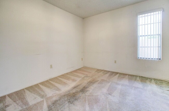 Building Photo - 5323 N 19th Ave