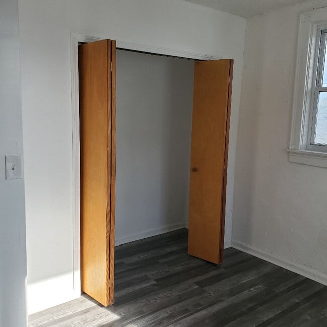 Building Photo - 1BDRM APARTMENT FOR RENT