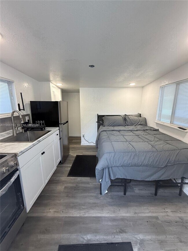 Building Photo - 1608 NW 51st Terrace