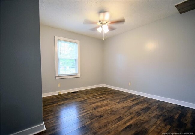 Building Photo - 809 Varsity Dr