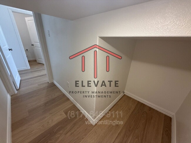 Building Photo - 724 4th St