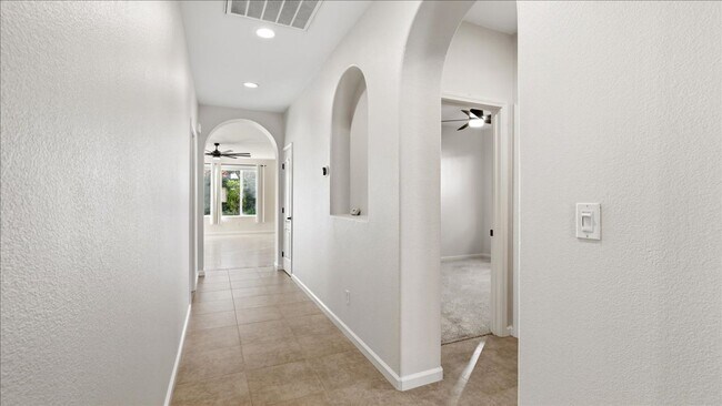 Building Photo - 1528 Morning Glory Ln