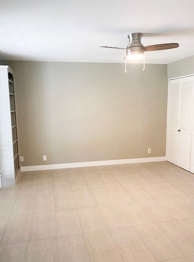Building Photo - GREAT 3 Bedroom 2.5 Bath in Paradise Valley!
