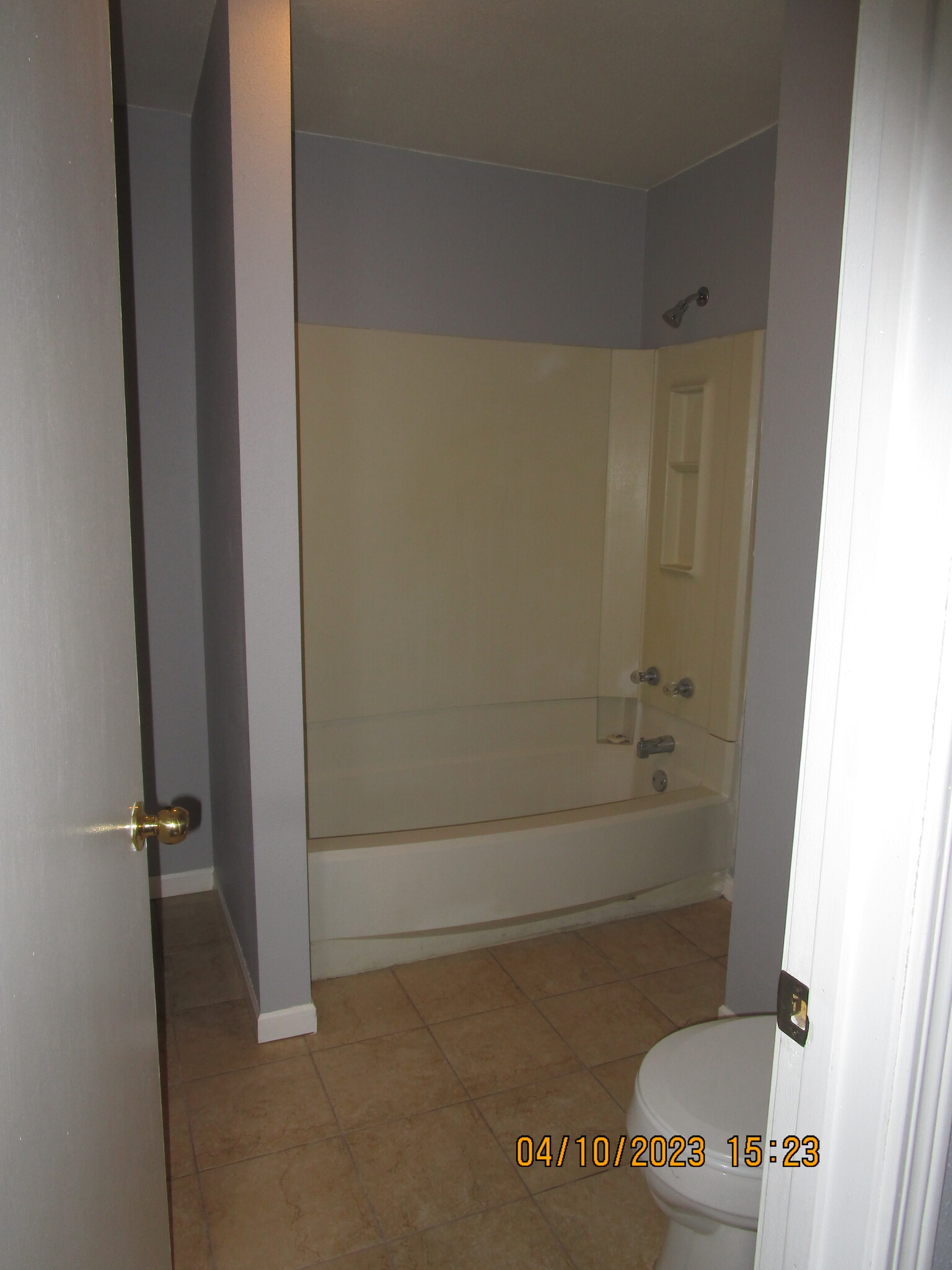 Full Bath - 309 S K St