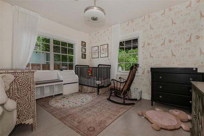 Building Photo - 9048 Carlyle Ave