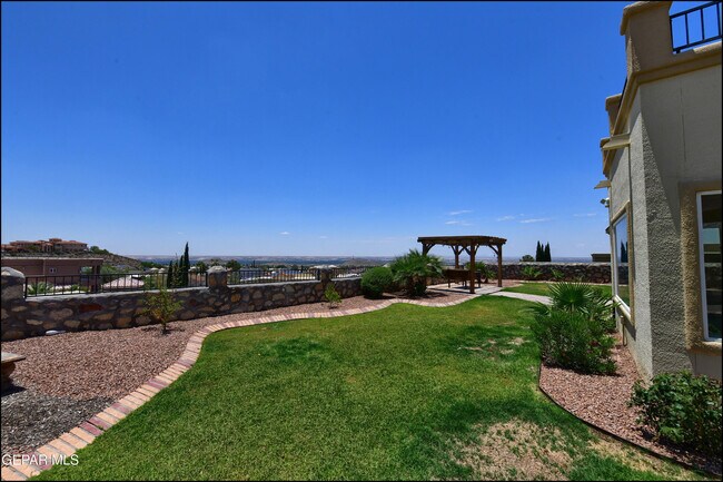 Building Photo - 6732 Pearl Ridge Dr