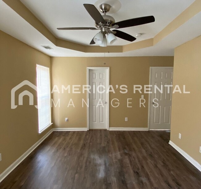 Building Photo - 525 Fox Run Cir