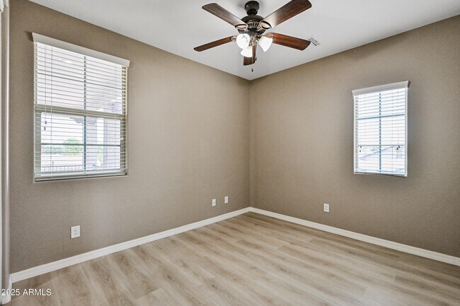 Building Photo - 133 E Prescott Dr