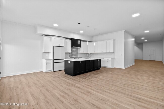 Building Photo - 540 S 4th St