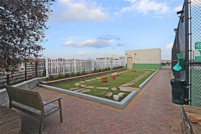 Building Photo - 4561 Olde Perimeter Way