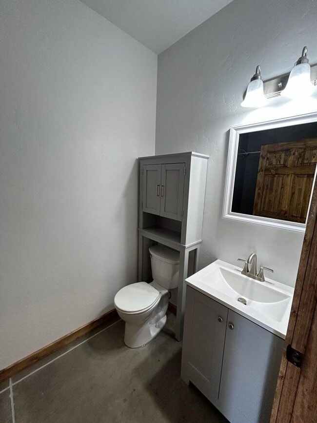 Building Photo - Beautiful newly built 3 bed 2 bath home