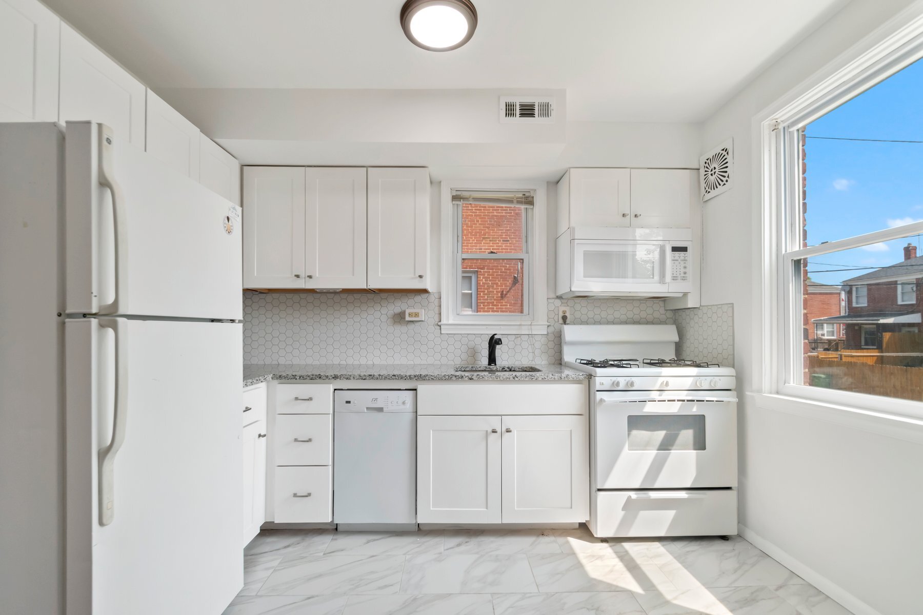 Building Photo - 3920 Wilke Ave