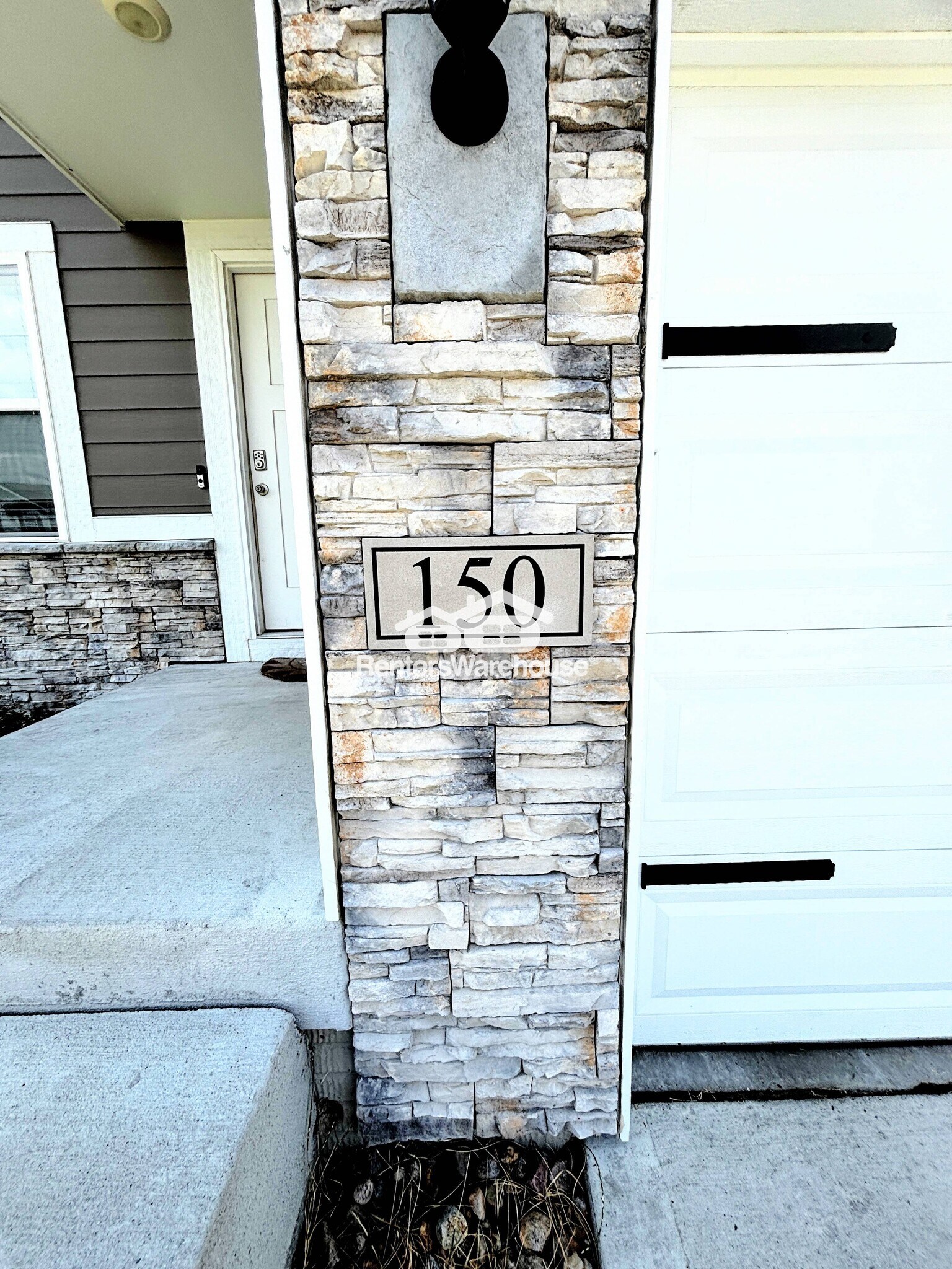 Building Photo - 150 Dakota Cir