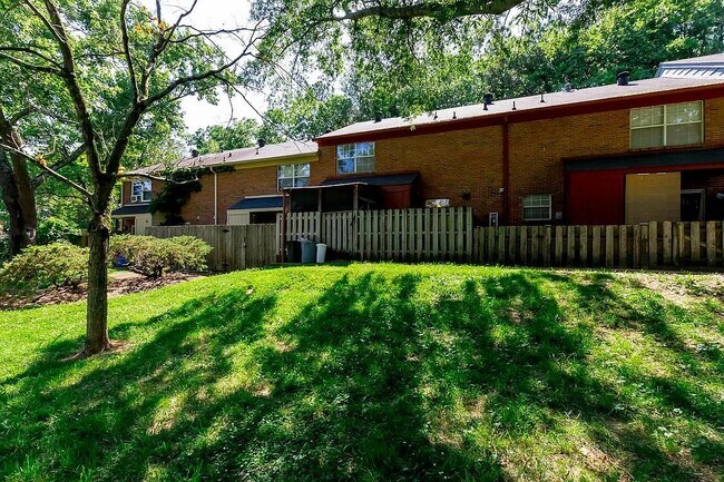 Building Photo - 5515 Country Dr